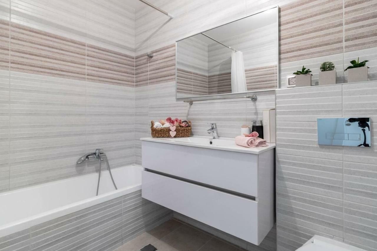 Modern 1Bdr In Central Area エルサレム エクステリア 写真